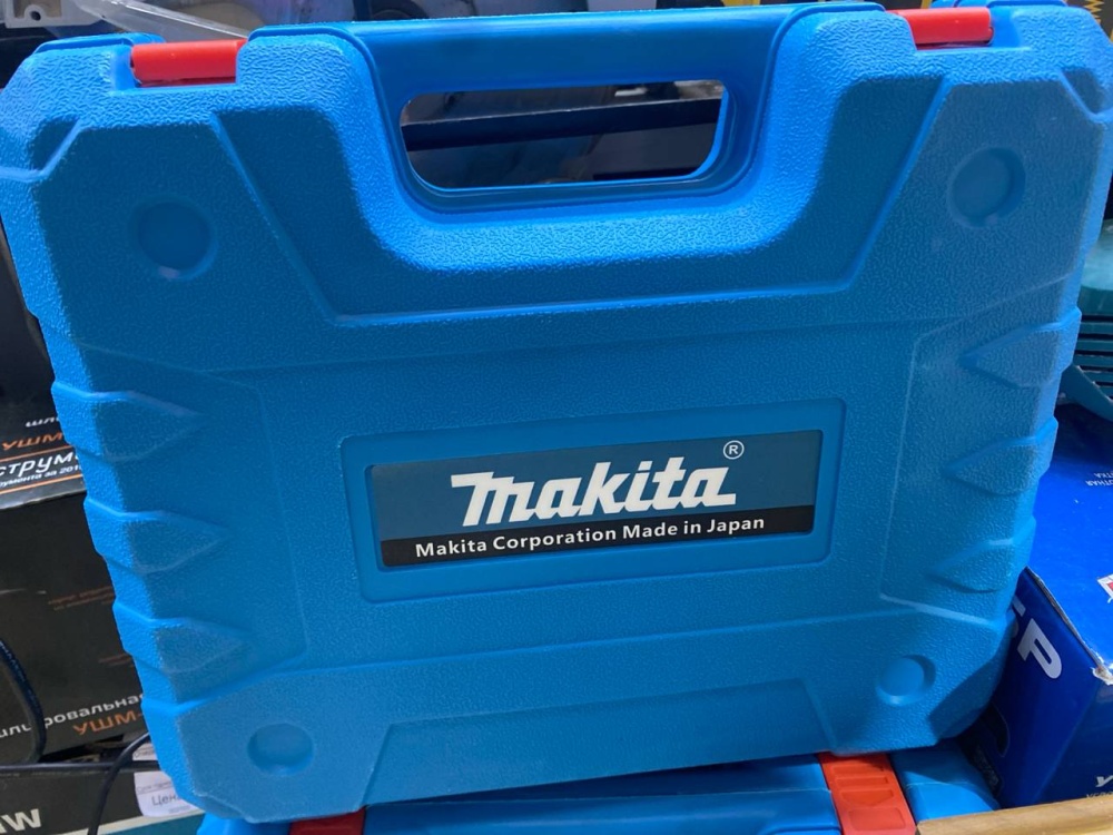 Шуруповерт MAKITA