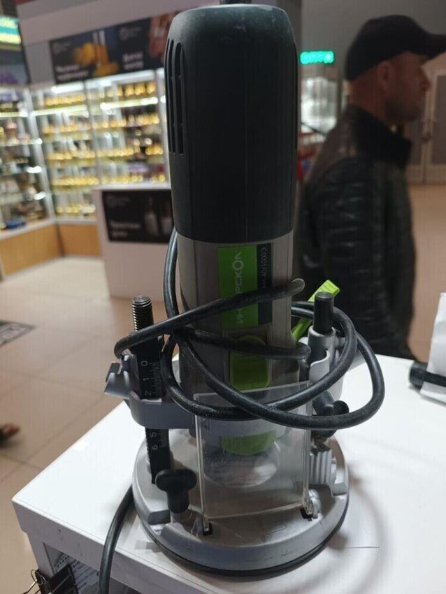 Фрезер Интерскол