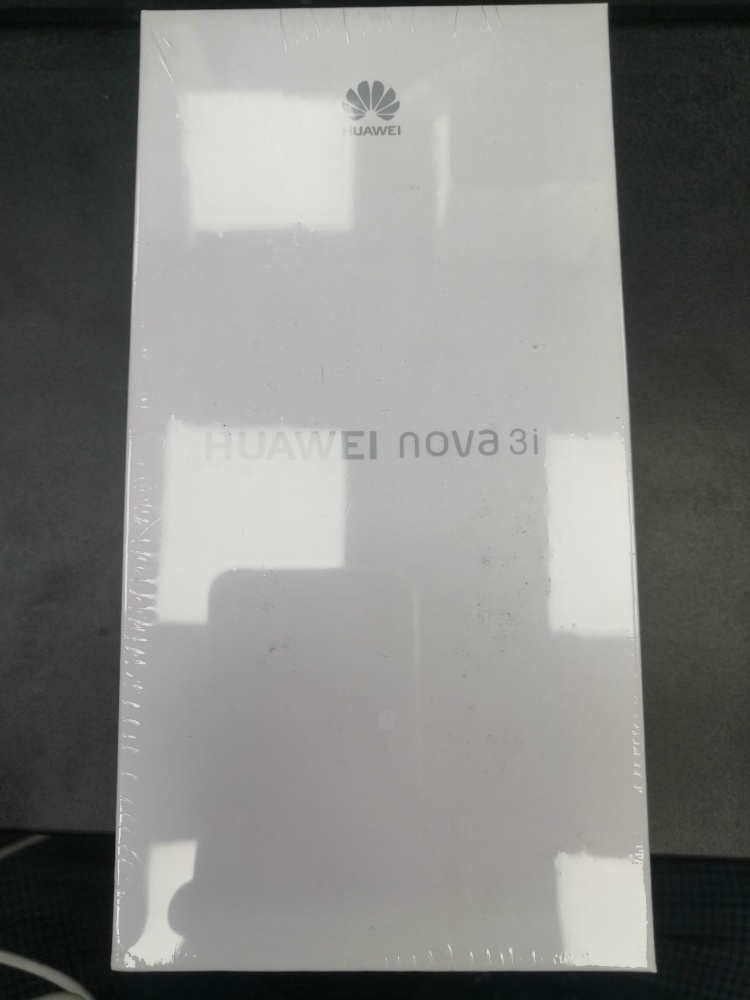 Смартфон Huawei Nova 3i