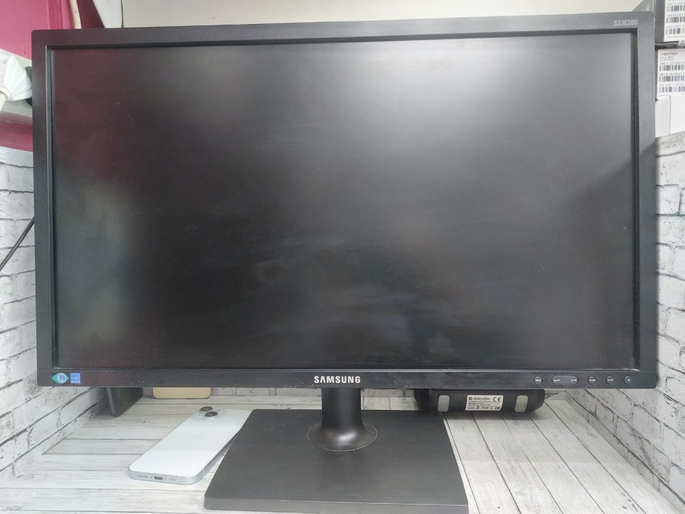 Монитор Samsung 23"